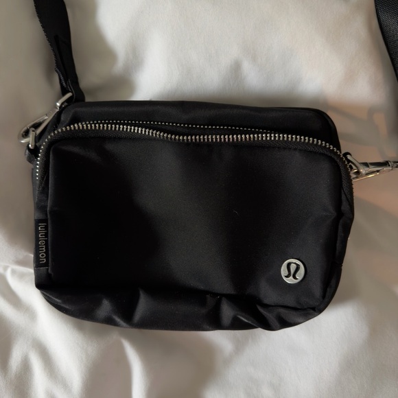 lululemon athletica Black Belt Bag - Picture 3 of 6